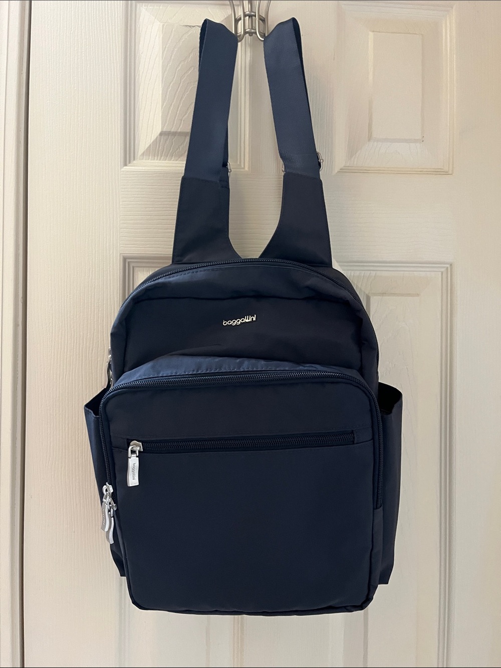 Baggallini Navy Compact Sling Backpack Women or Men. Very clean. - Picture 2 of 10